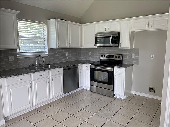 4th image of 10615 Scenic Dr