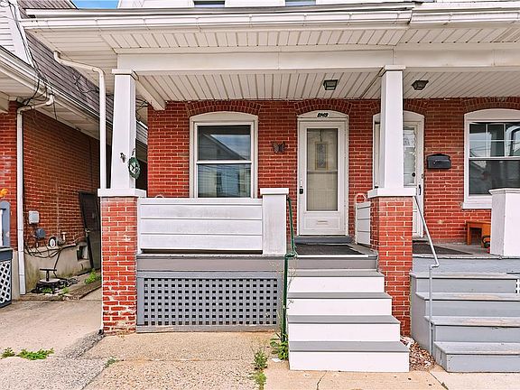 2nd image of 2143 Hay St