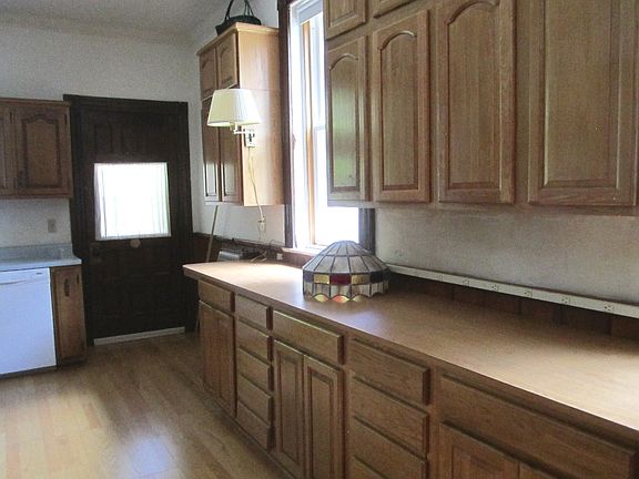 3rd image of 71 N Ann St