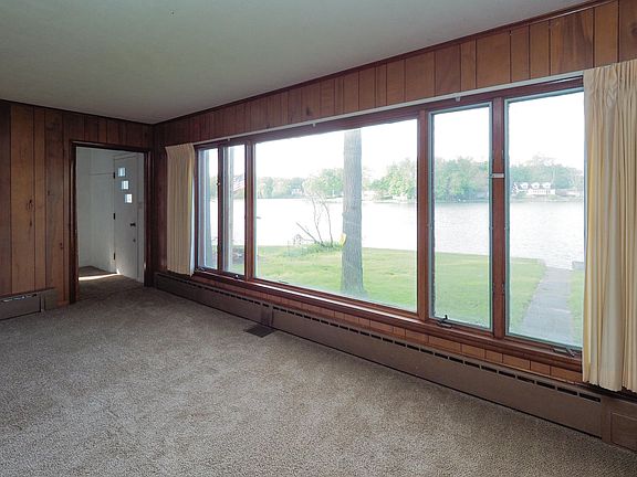 4th image of 34217 Hillside Dr
