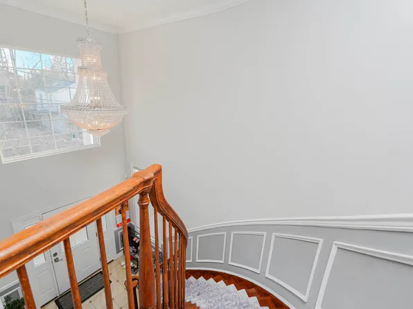 151a Waterbury Avenue image 18 of 33