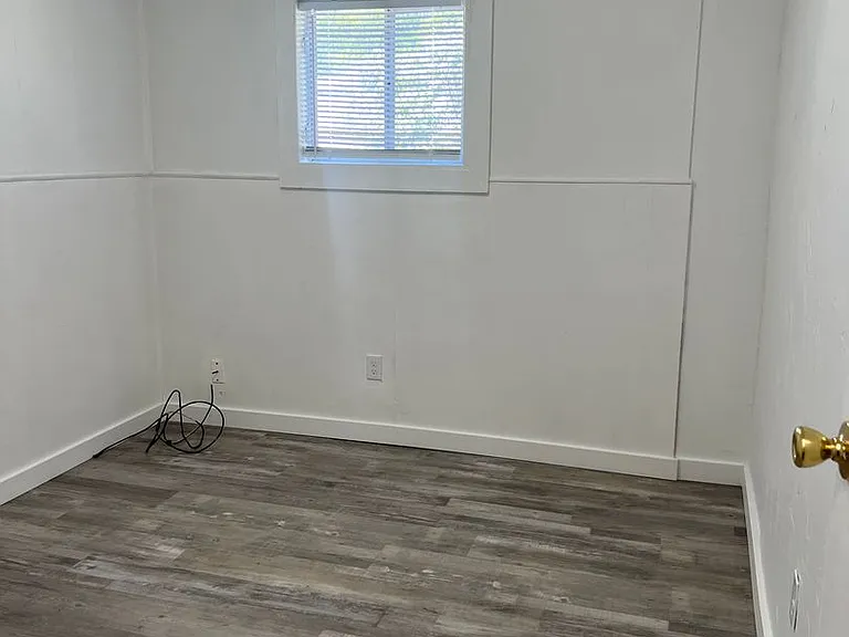 514 Laurel St — Photo 12