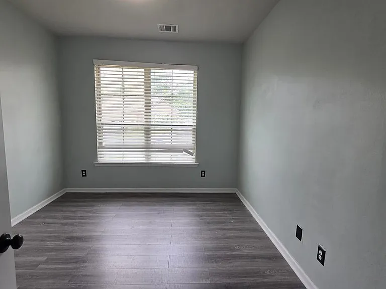 583 Fall River Dr — Photo 18