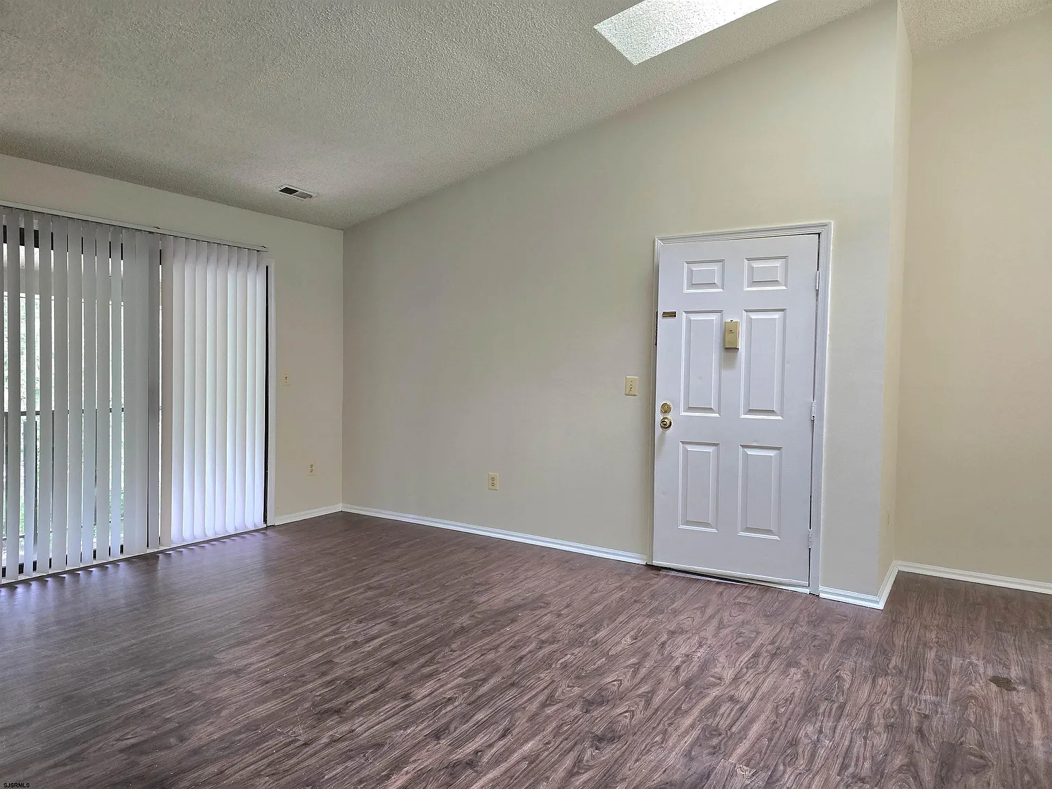 2 bed, 2.0 bath, $1,600 — Photo 2