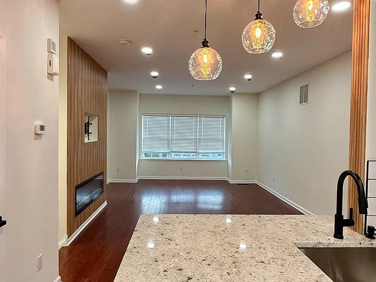 153 Mercer Ct — Photo 2