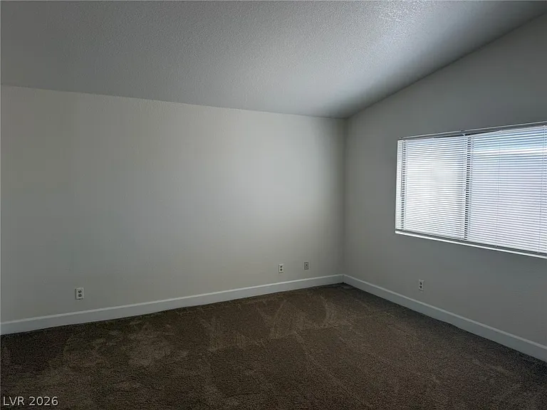 2324 Chapman Hill Dr — Photo 15