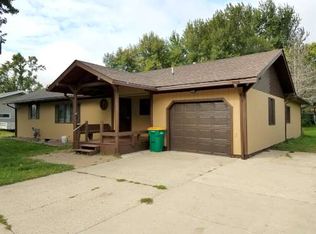 350 Buckwheat Ave, Windom, MN 56101