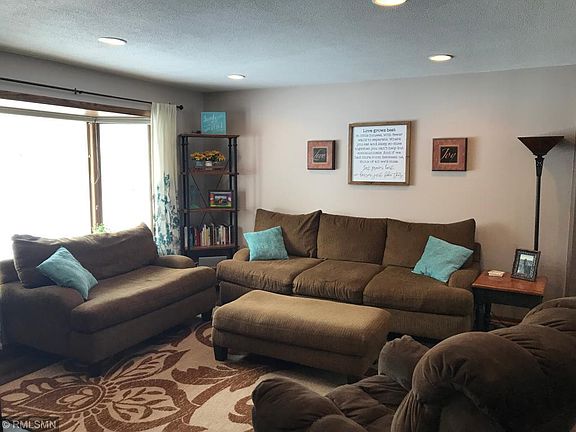 3rd image of 605 5th St NE