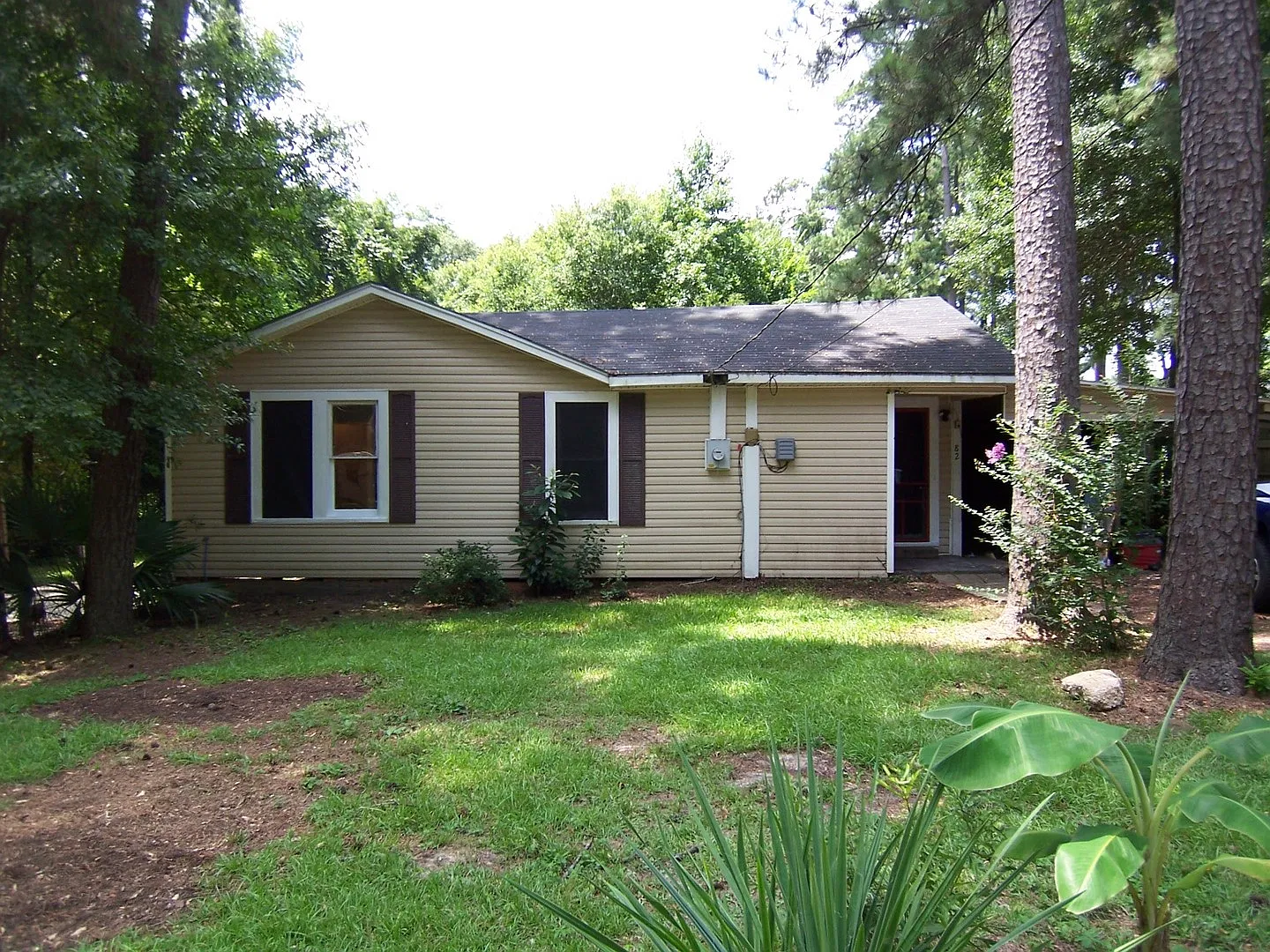 82 Catherine - Pineville, near Kees Park — Photo 1