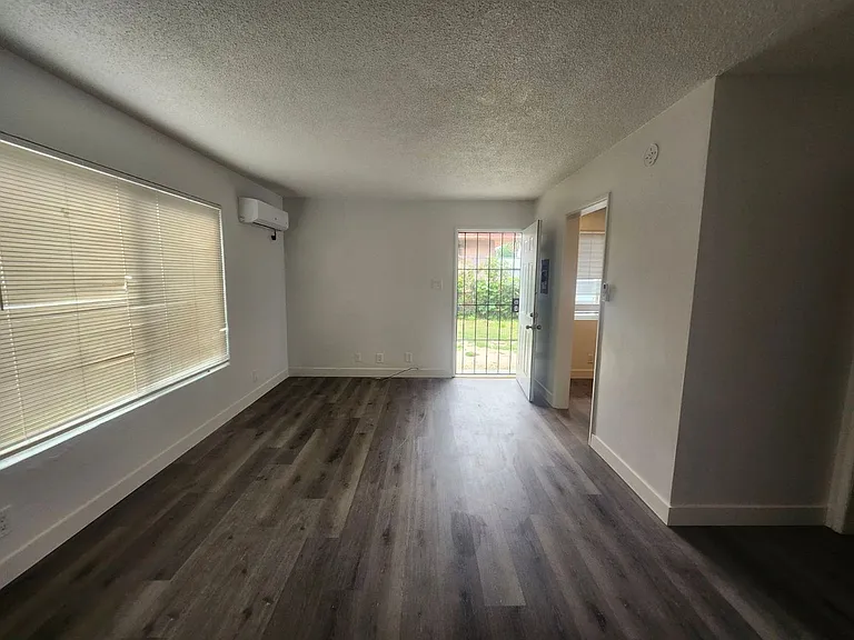 5729 California Ave — Photo 22