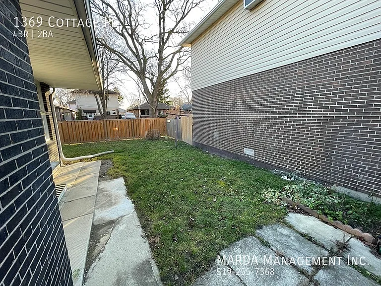 1369 Cottage Pl — Photo 36