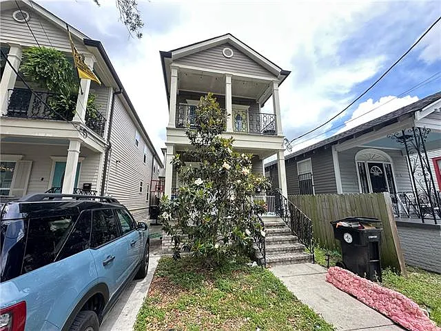2615 Banks St — Photo 1