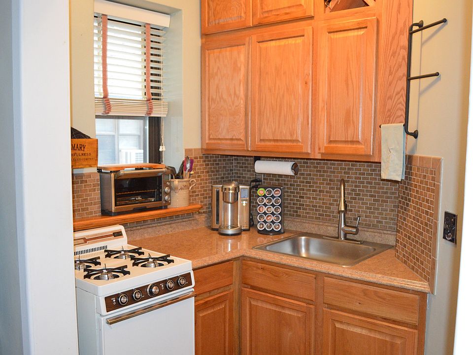 2nd image of 141 Wyckoff Pl APT 4G