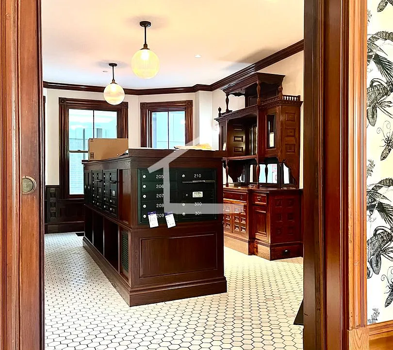 208-83 Gardner St #208