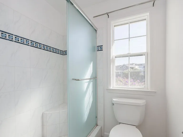 216 Greenview Dr — Photo 36