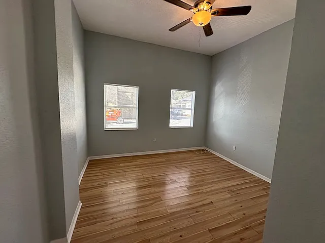 2339 W Beach St — Photo 16