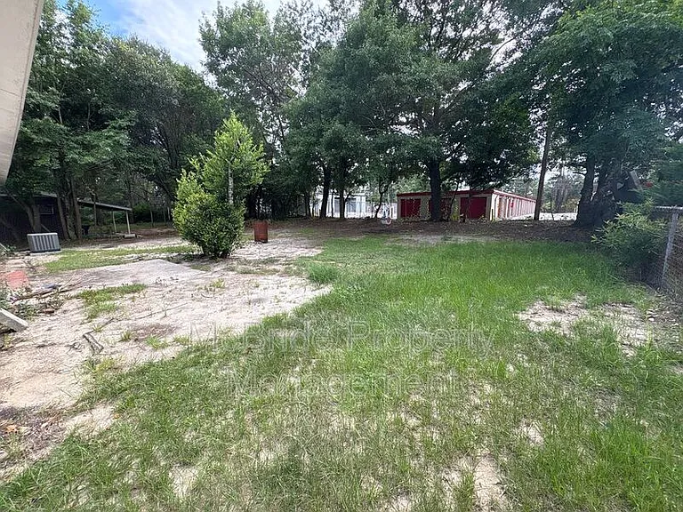 1437 Ridgewood Dr — Photo 13