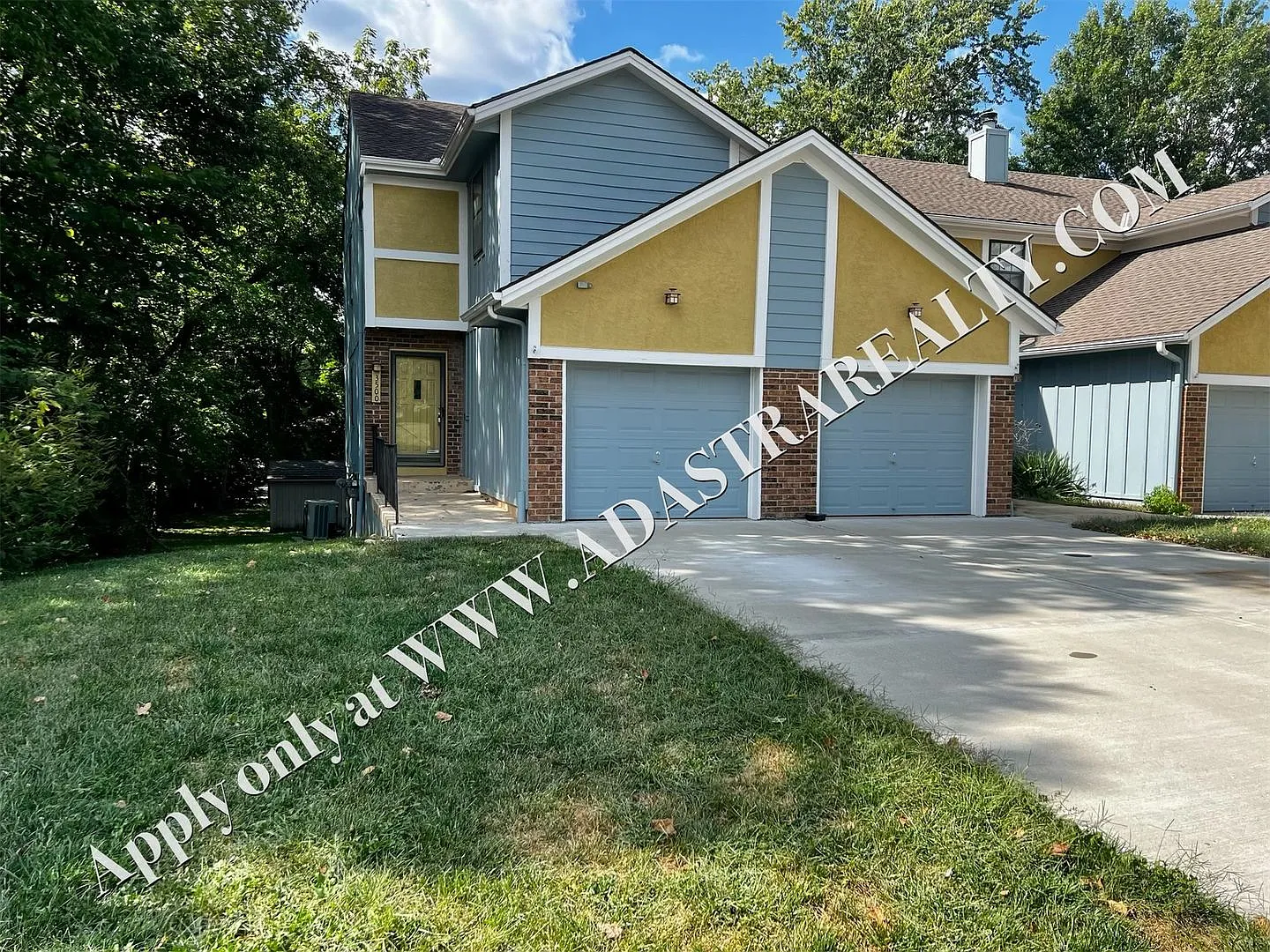 Spacious Duplex in Lee's Summit-Coming SOON!! — Photo 1