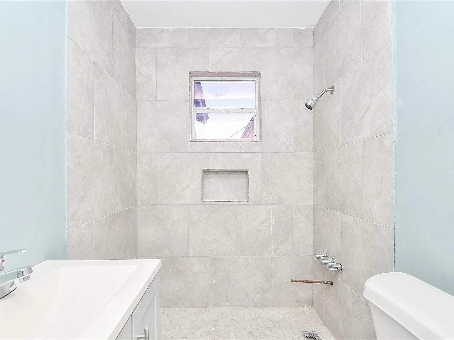 1 bed, 1.0 bath, 2598 sqft, $1,150 — Photo 4