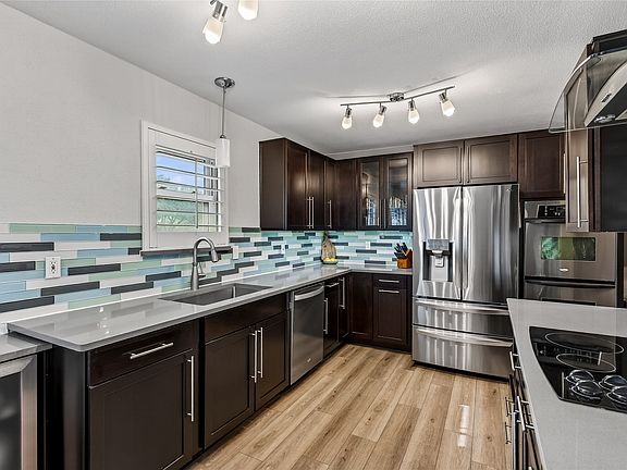 3rd image of 3140 Kinkaid Dr