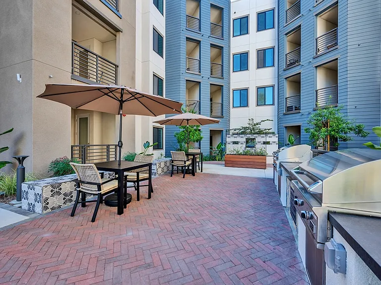 Downtown Ontario Luxury Apartments — Photo 93