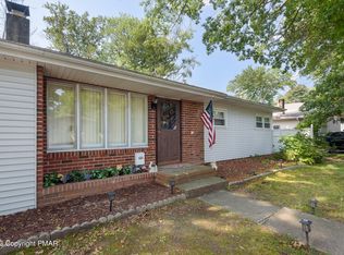 812 Manor Dr, Stroudsburg, PA 18360