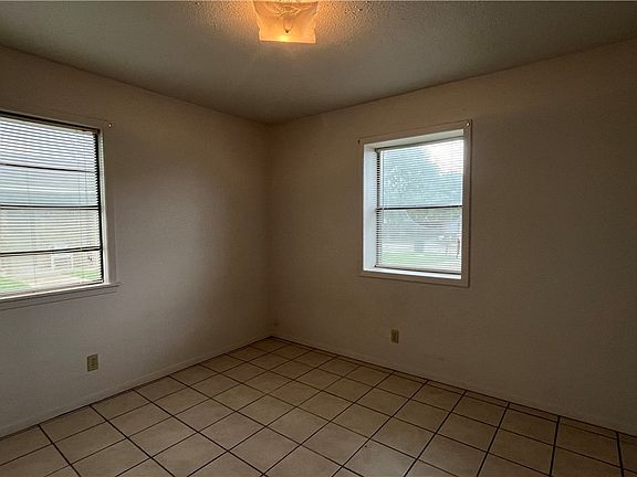 5th image of 1810 Cheryl Dr #D