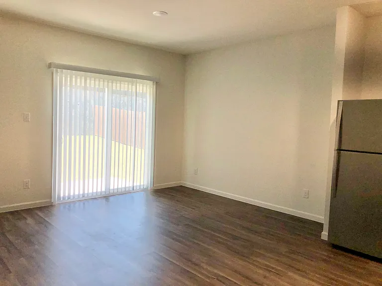 921 Bois D Arc Ln — Photo 7