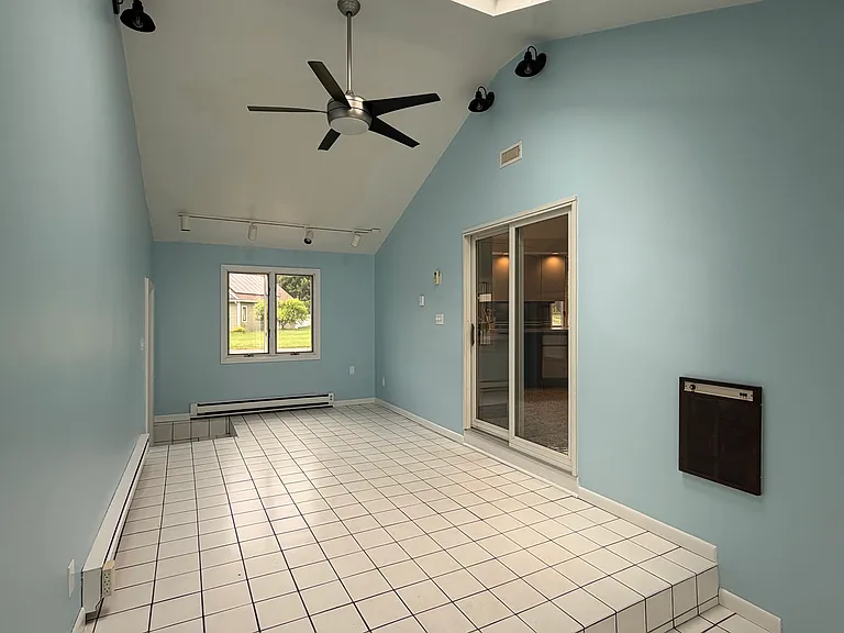 219 Sun Valley Dr — Photo 28