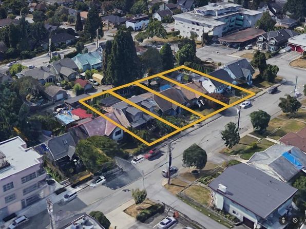 1218 Edinburgh St, New Westminster, BC V3M 2V8