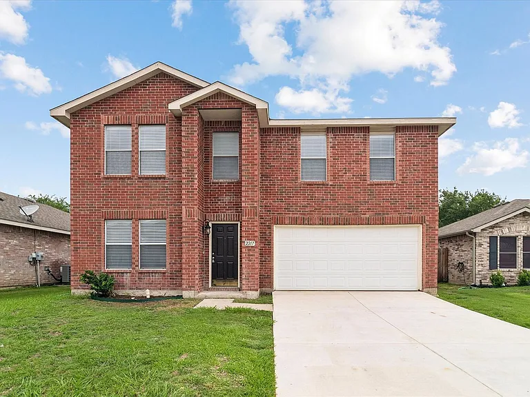 2217 Bradford Pear Dr — Photo 1