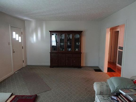 2nd image of 209 Webbmont Cir