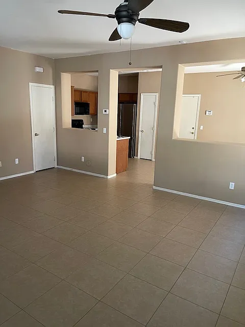 3 bed, 2.5 bath, 1567 sqft, $1,900 — Photo 3
