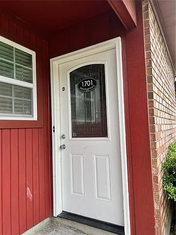 2 bed, 1.5 bath, 1250 sqft, $1,300 — Photo 3