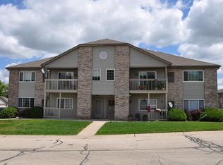 W169S7586 Gregory Dr UNIT 5, Muskego, WI 53150