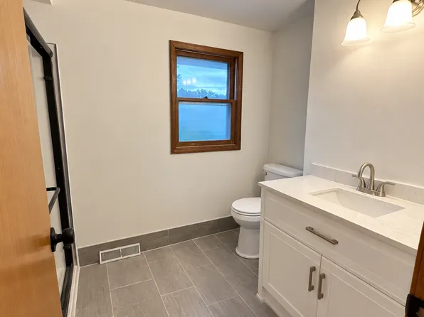 4972 Sutton Ln, Greendale, WI 53129