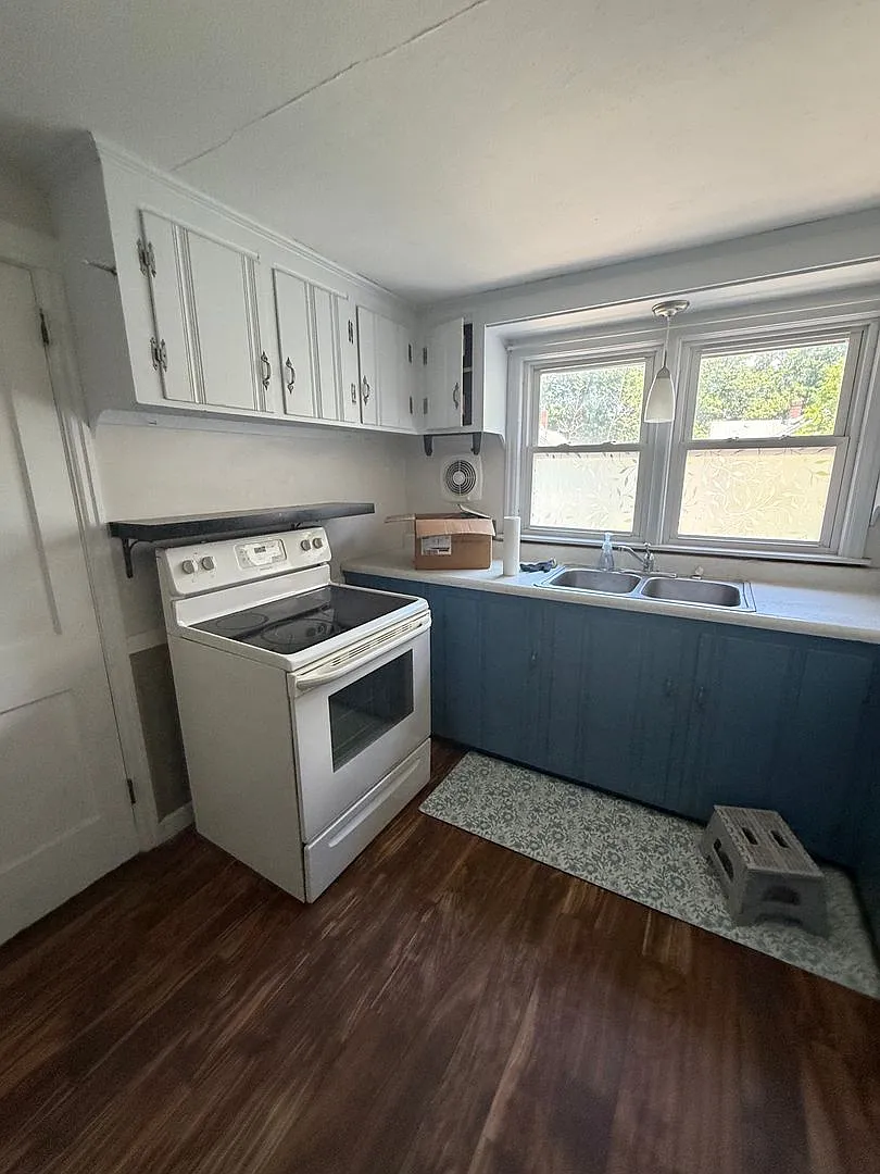 60-62 Hastings Street — Photo 3