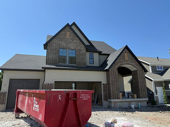 3rd image of 461 W Summerhill Ln