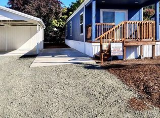 202 NE Neptune Ct, Roseburg, OR