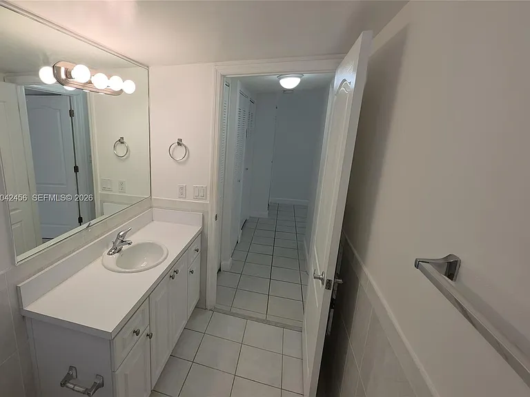 5839 SW 74th Ter #203 — Photo 10