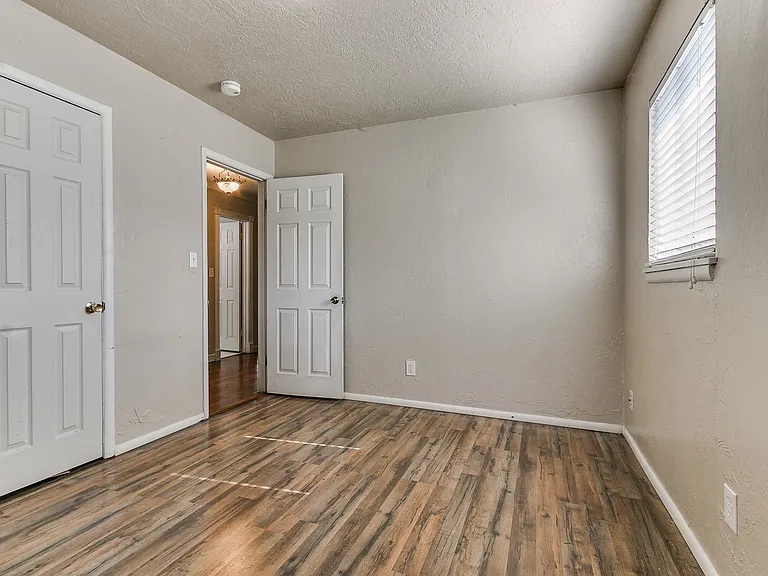 1612 Dakota St — Photo 22