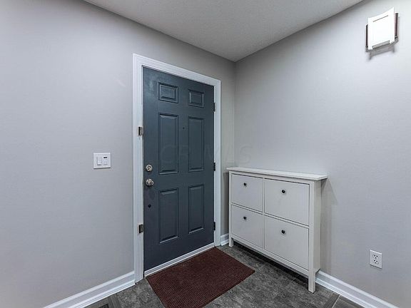 2nd image of 912 Charleston Way Dr #13E