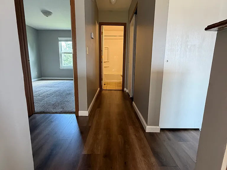 1152 Saint Matthew Ave — Photo 4