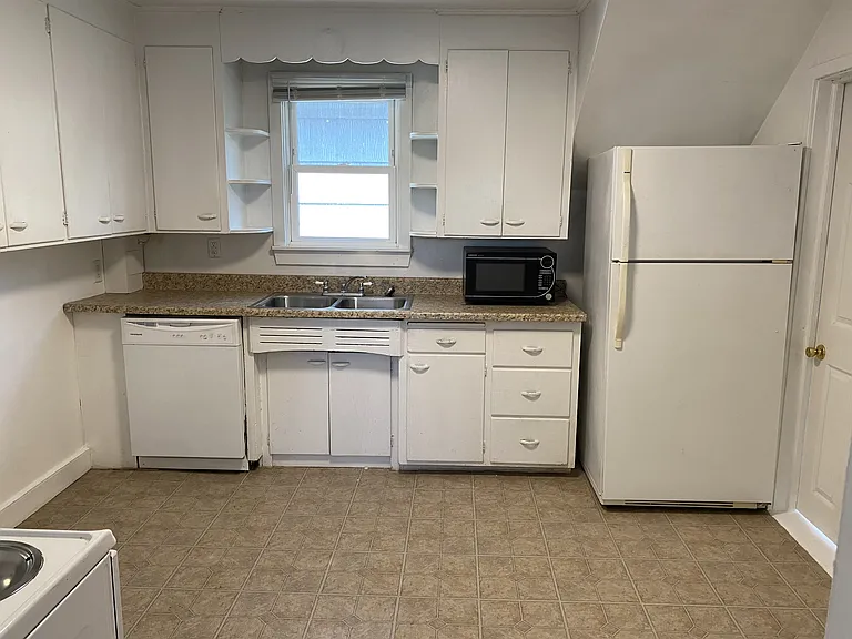 322 3rd St S #2 — Photo 9