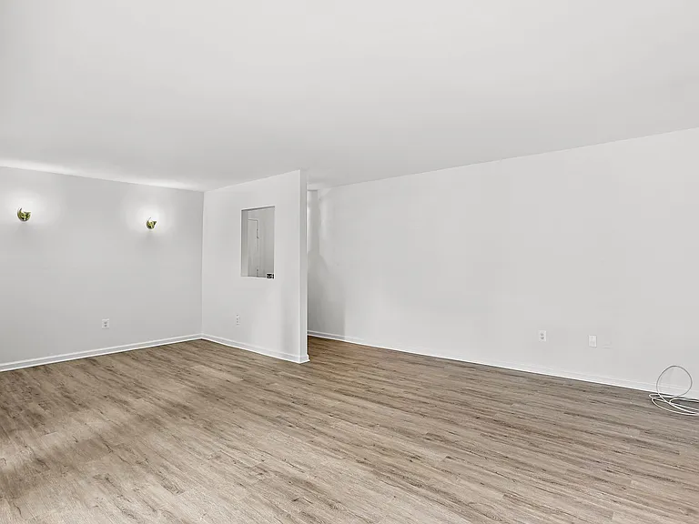 9629 Whiteacre Rd #B2 — Photo 4