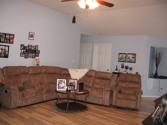 5th image of 295 Weston Valley Dr