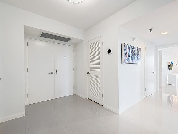 3rd image of 123 Lakeshore Dr APT 445