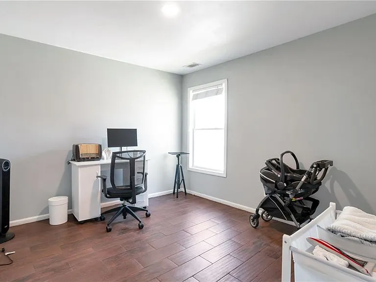 1565 Hedington Cir — Photo 21