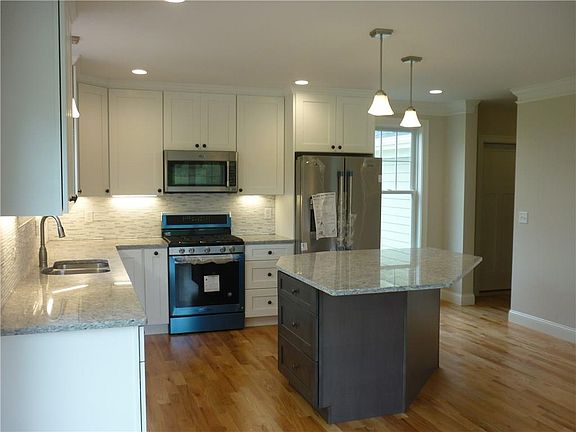 2nd image of 126 Harvest Dr