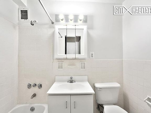 5th image of 305 E 86th St APT 3EW